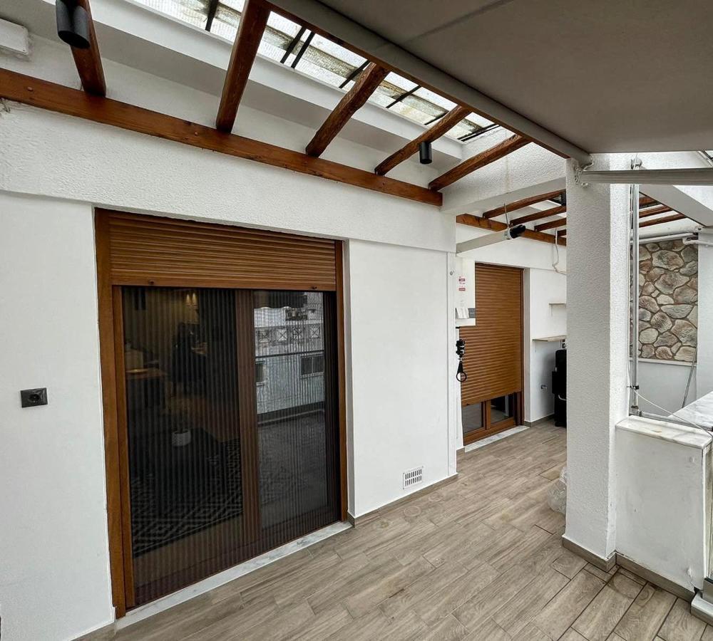 Luxury Townhouse Suite 拉里萨 外观 照片