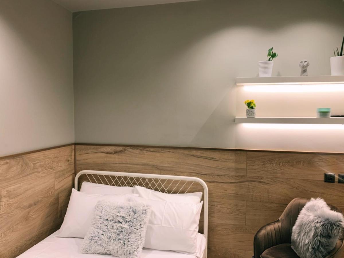 Luxury Townhouse Suite 拉里萨 外观 照片
